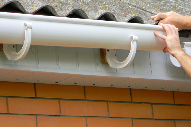 Steps For How To Install Vinyl Gutters_