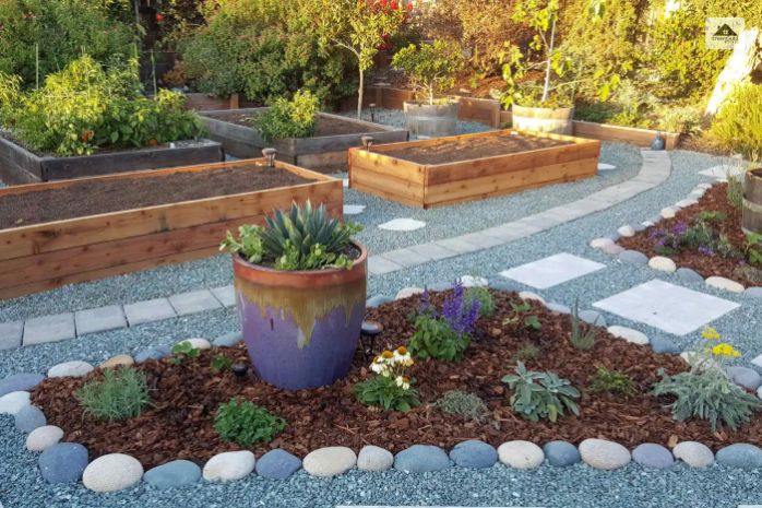 Combine Lawn And Mulch Raised Beds