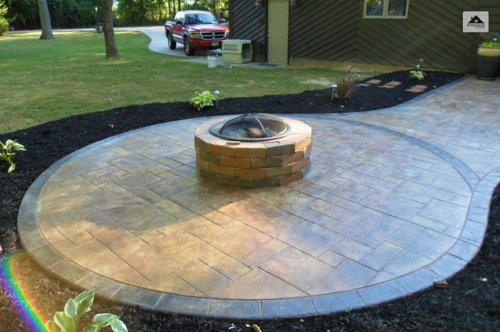 Concrete Patio With Fire Pit