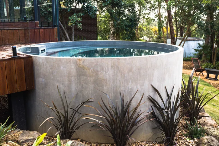 Circular Backyard Plunge Pool